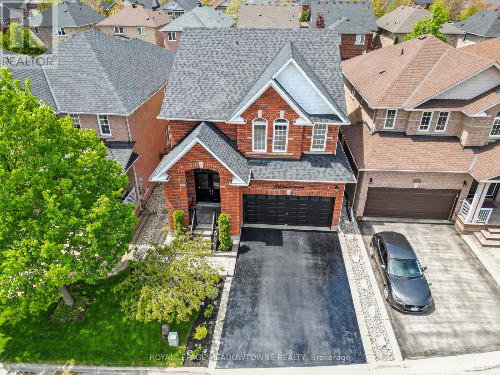1186 Ezard Crescent, Milton, Ontario  L9T 6N9 - Photo 40 - W12398442