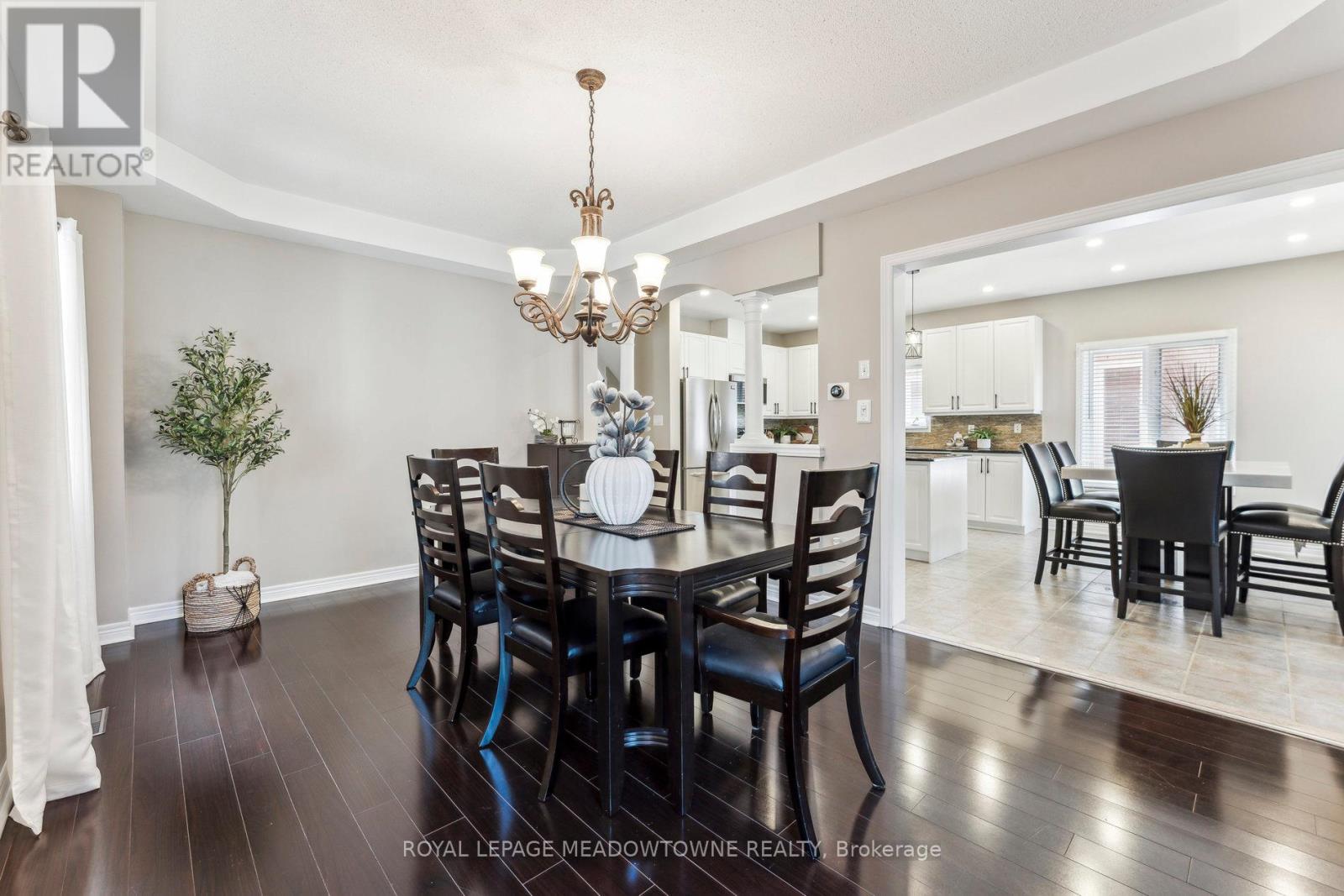 1186 Ezard Crescent, Milton, Ontario  L9T 6N9 - Photo 9 - W12398442