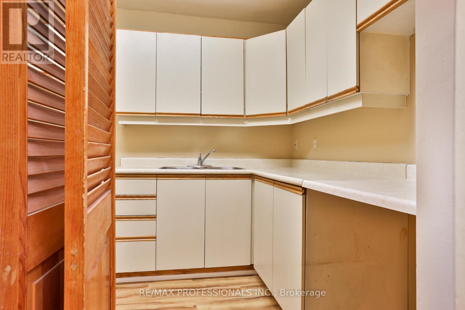 A - 2175 Bloor Street W, Toronto, Ontario  M6S 1N2 - Photo 14 - W12398473