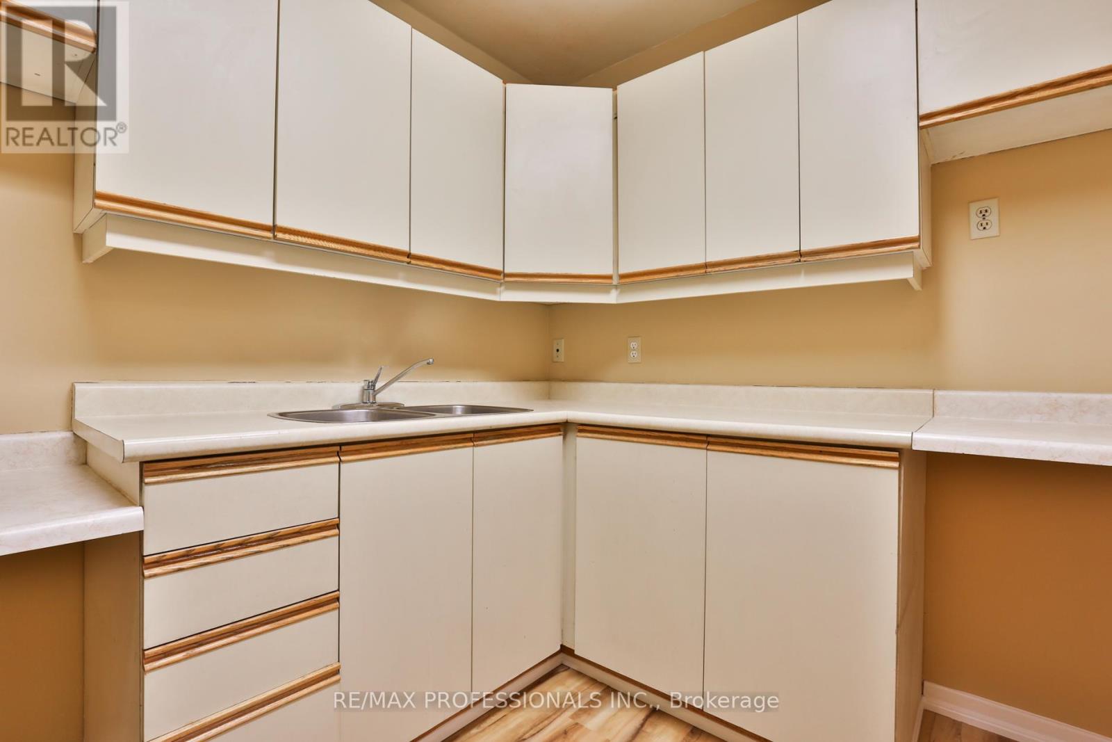 A - 2175 Bloor Street W, Toronto, Ontario  M6S 1N2 - Photo 15 - W12398473