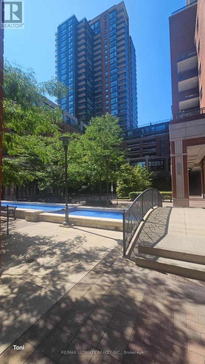 2411 - 830 LAWRENCE AVENUE W, Toronto, Ontario