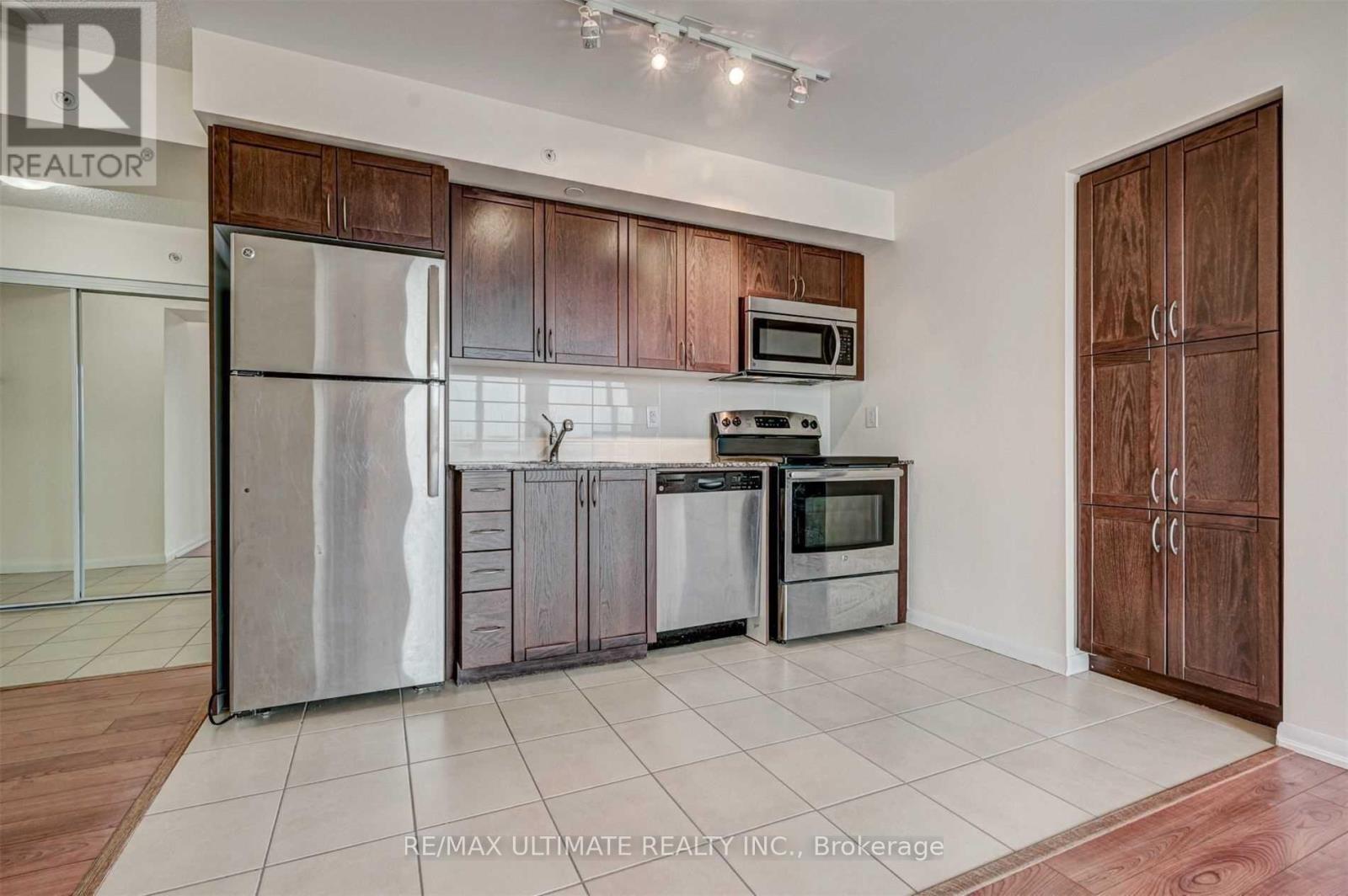 2411 - 830 Lawrence Avenue W, Toronto, Ontario  M6A 0A2 - Photo 8 - W12398499