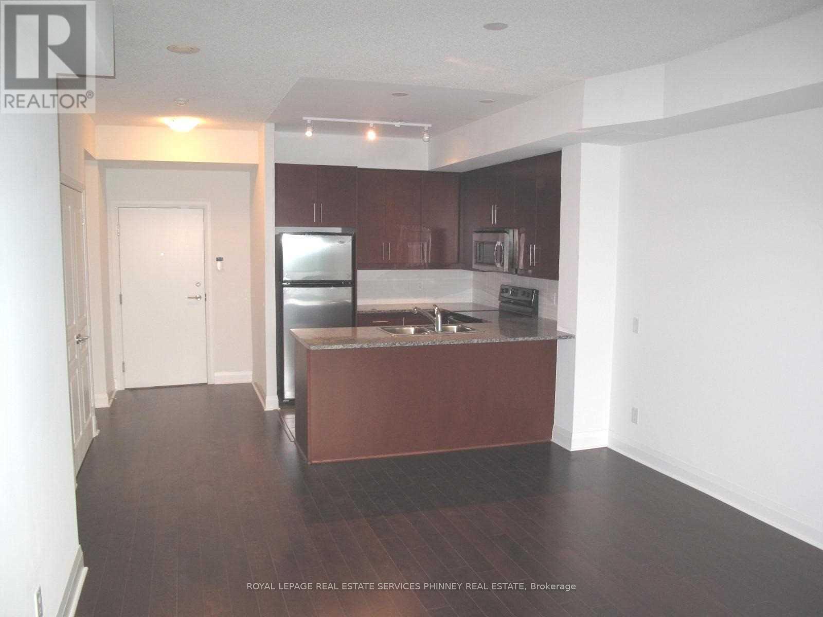 1606 - 1 Hurontario Street, Mississauga, Ontario  L5G 3G8 - Photo 3 - W12398510