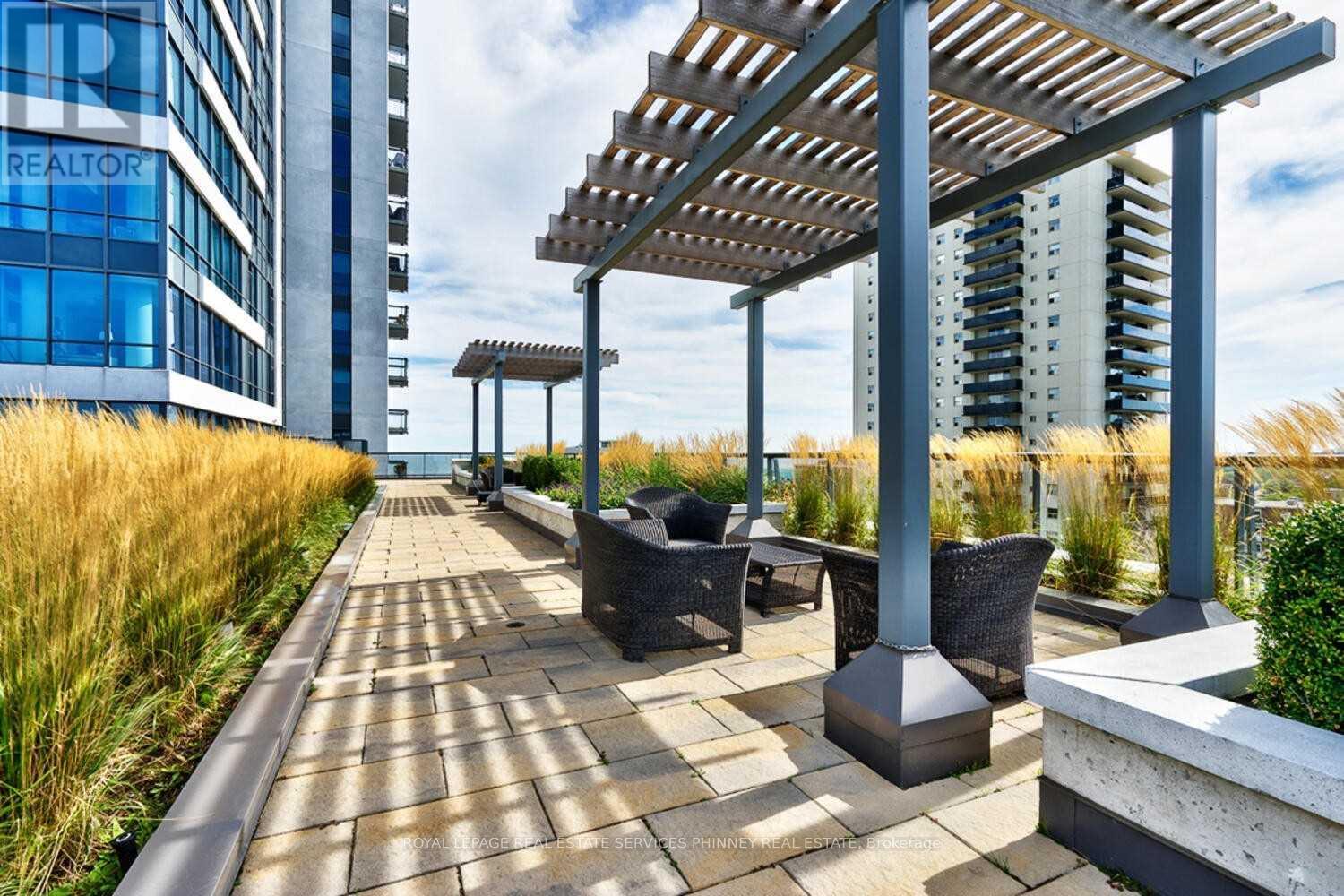 1606 - 1 Hurontario Street, Mississauga, Ontario  L5G 3G8 - Photo 9 - W12398510