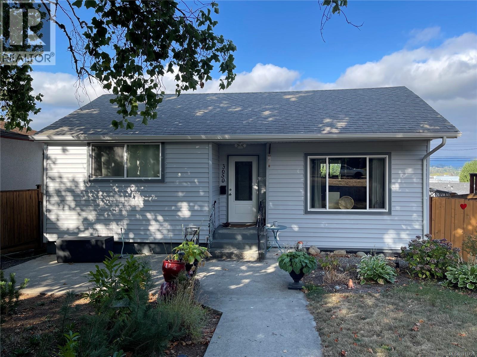 3650 8th Ave, Port Alberni, British Columbia