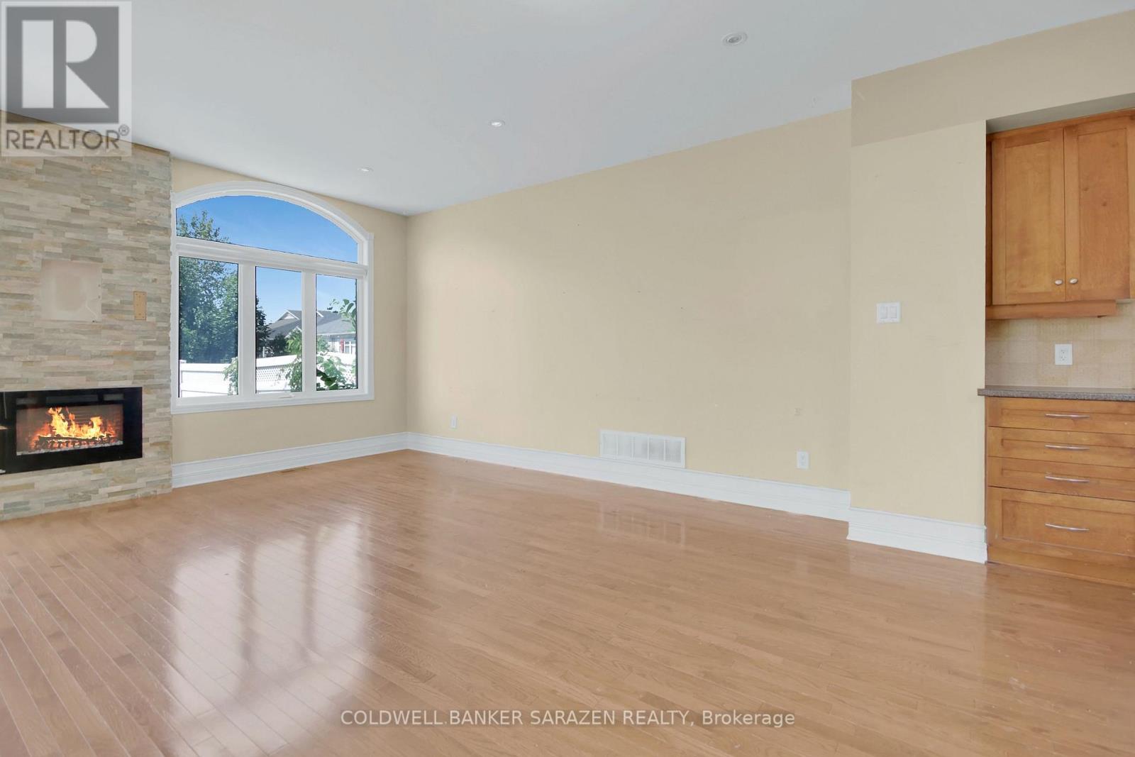 286 Parkin Circle, Ottawa, Ontario  K1T 4G8 - Photo 7 - X12398576