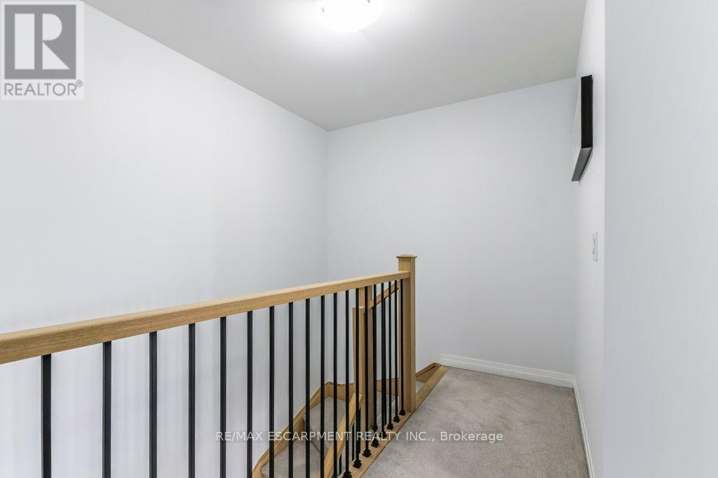 1115 - 585 Colborne Street E, Brantford, Ontario N3S 0K4 - Photo 23 - X12398461