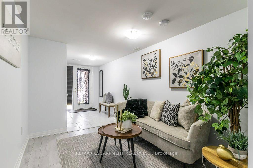 1115 - 585 Colborne Street E, Brantford, Ontario N3S 0K4 - Photo 6 - X12398461