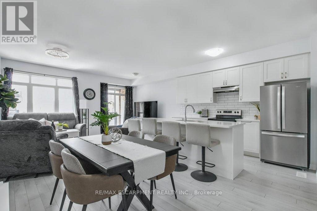 1115 - 585 Colborne Street E, Brantford, Ontario N3S 0K4 - Photo 8 - X12398461