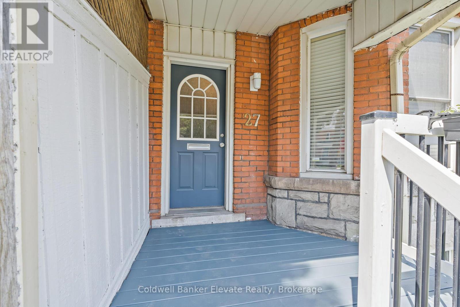 27 Tisdale Street N, Hamilton, Ontario  L8L 5M3 - Photo 3 - X12398477