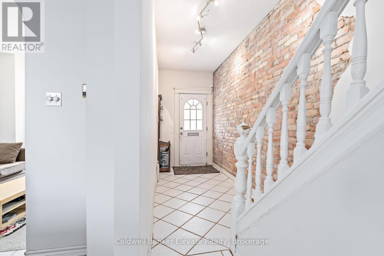 27 Tisdale Street N, Hamilton, Ontario  L8L 5M3 - Photo 5 - X12398477