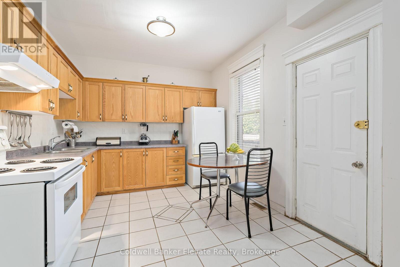 27 Tisdale Street N, Hamilton, Ontario  L8L 5M3 - Photo 9 - X12398477