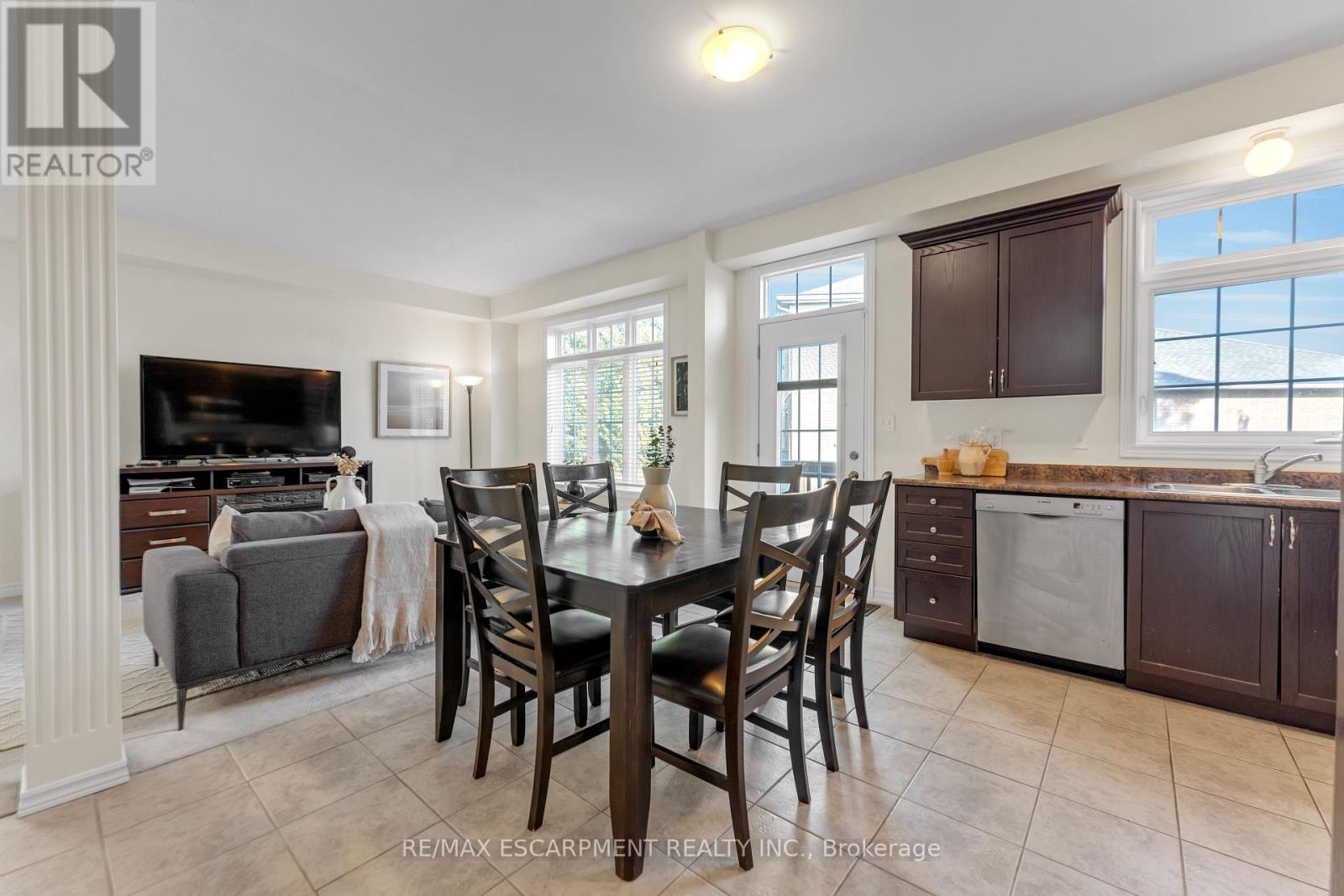 36 Connell Crescent, Hamilton, Ontario  L9C 0C8 - Photo 13 - X12398481