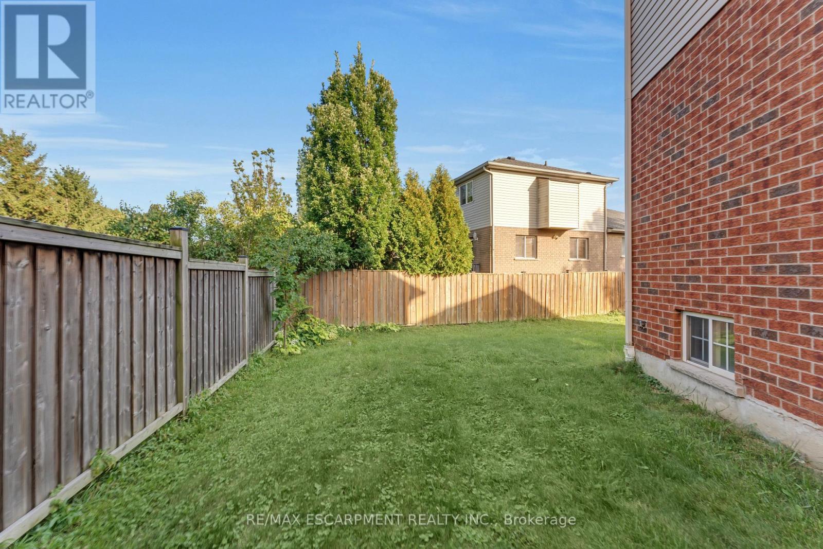 36 Connell Crescent, Hamilton, Ontario  L9C 0C8 - Photo 27 - X12398481