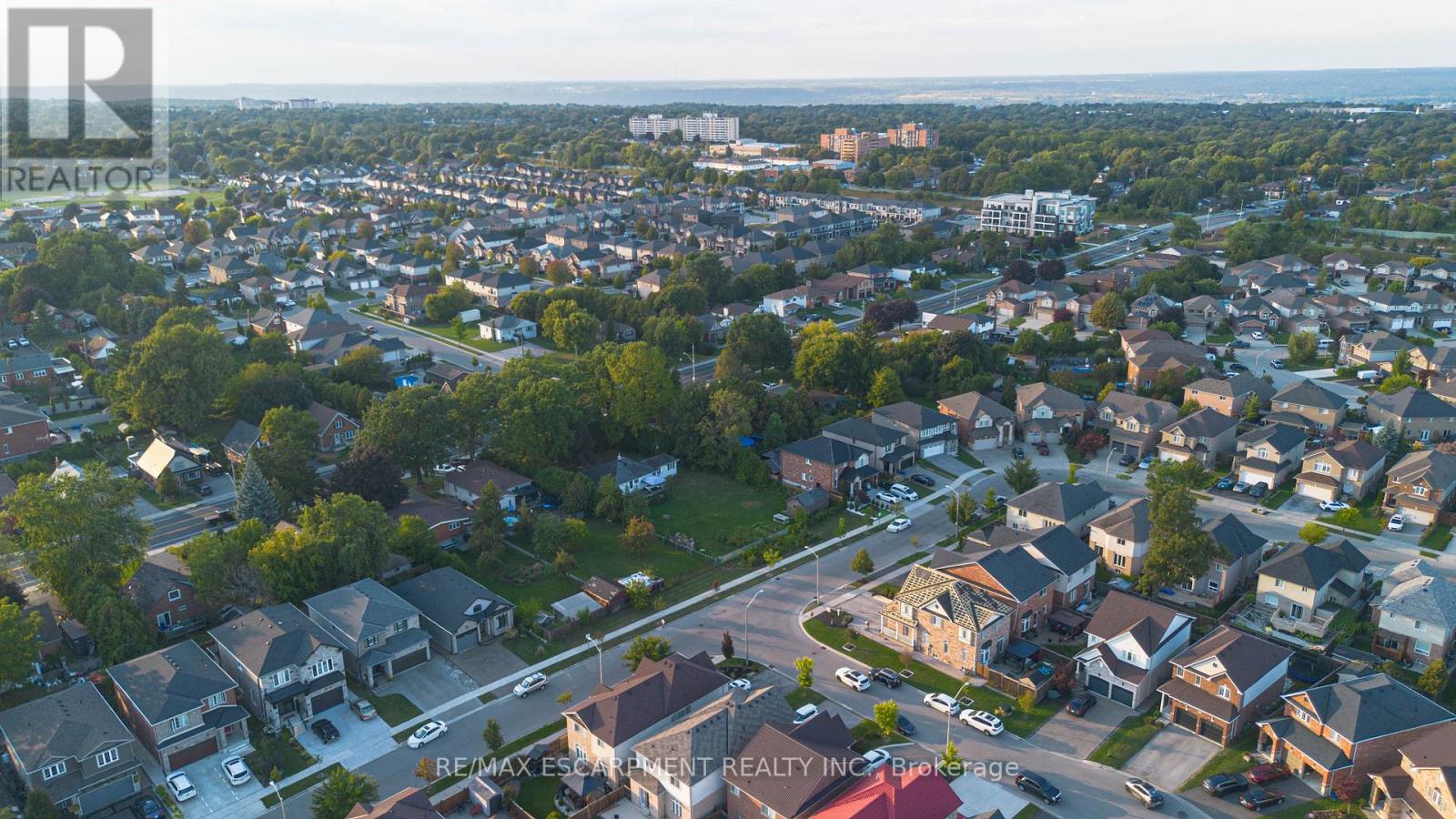 36 Connell Crescent, Hamilton, Ontario  L9C 0C8 - Photo 32 - X12398481