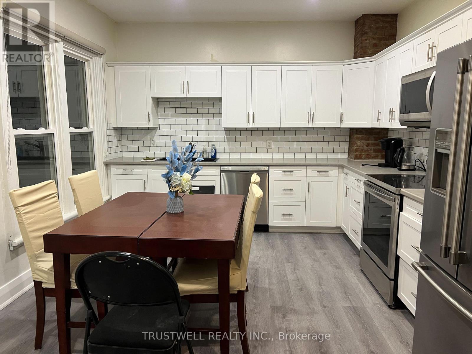 4746 Lovell Place, Niagara Falls, Ontario  L2E 3T1 - Photo 1 - X12398482