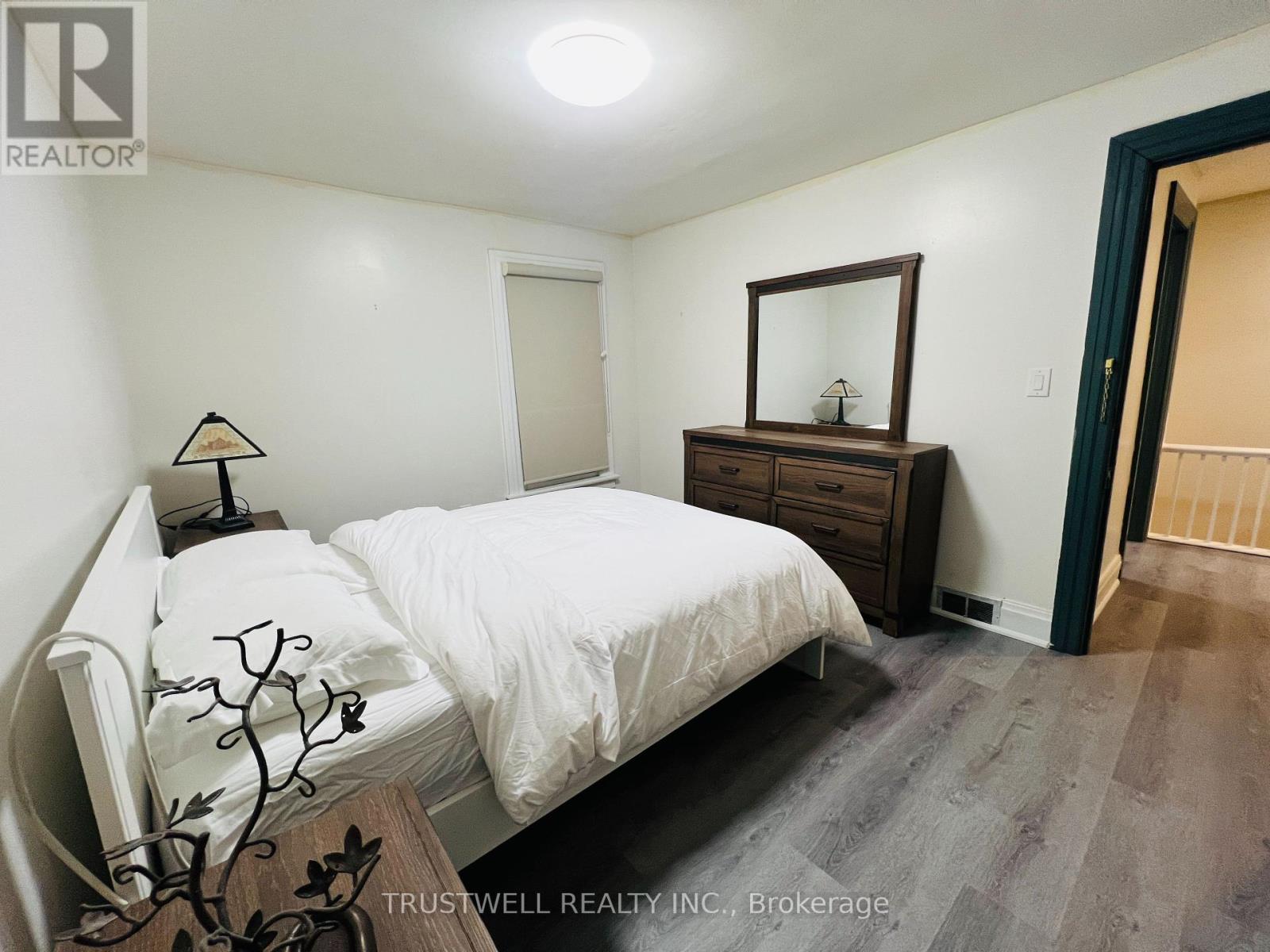 4746 Lovell Place, Niagara Falls, Ontario  L2E 3T1 - Photo 8 - X12398482