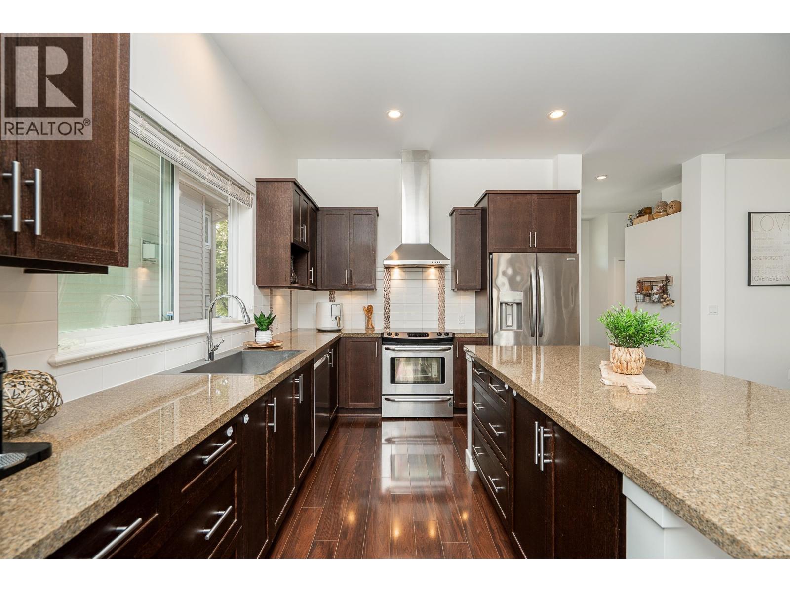 3381 Watkins Avenue, Coquitlam, British Columbia  V3E 0B3 - Photo 5 - R3046895