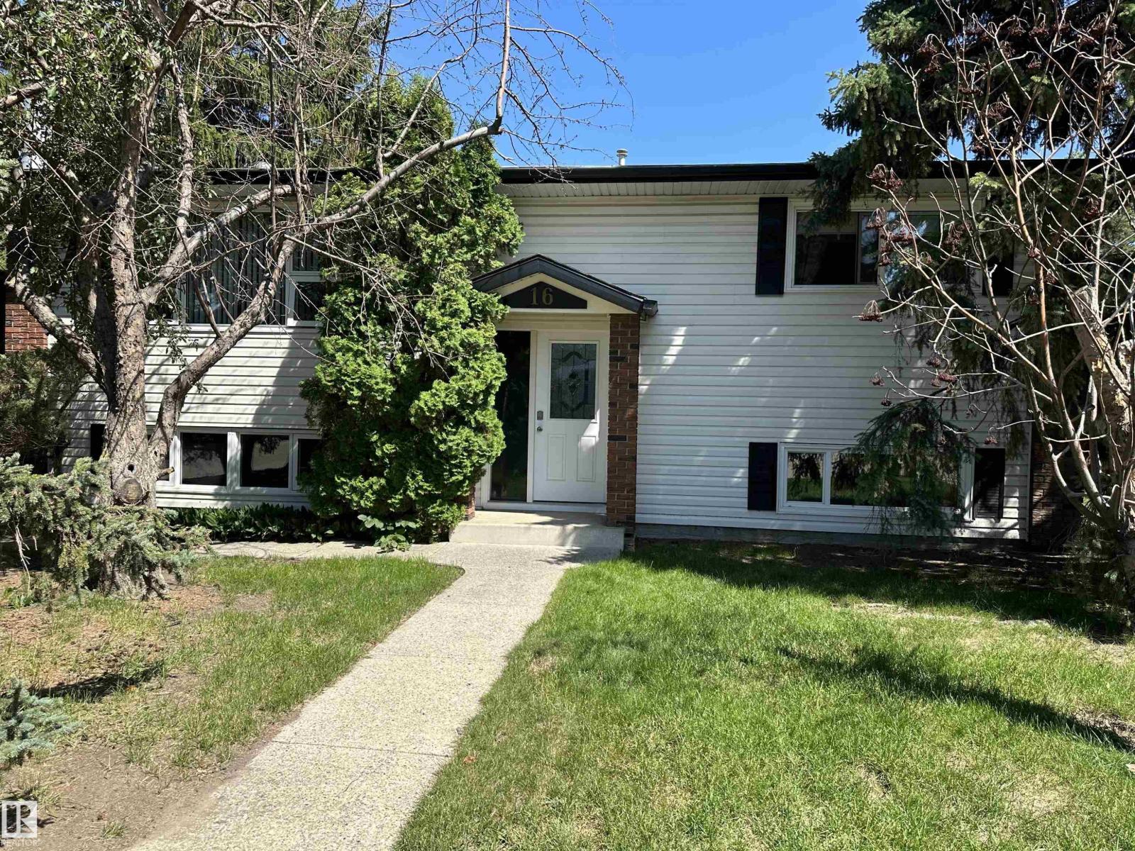 16 MILBURN CR NW, Sherwood Park, Alberta