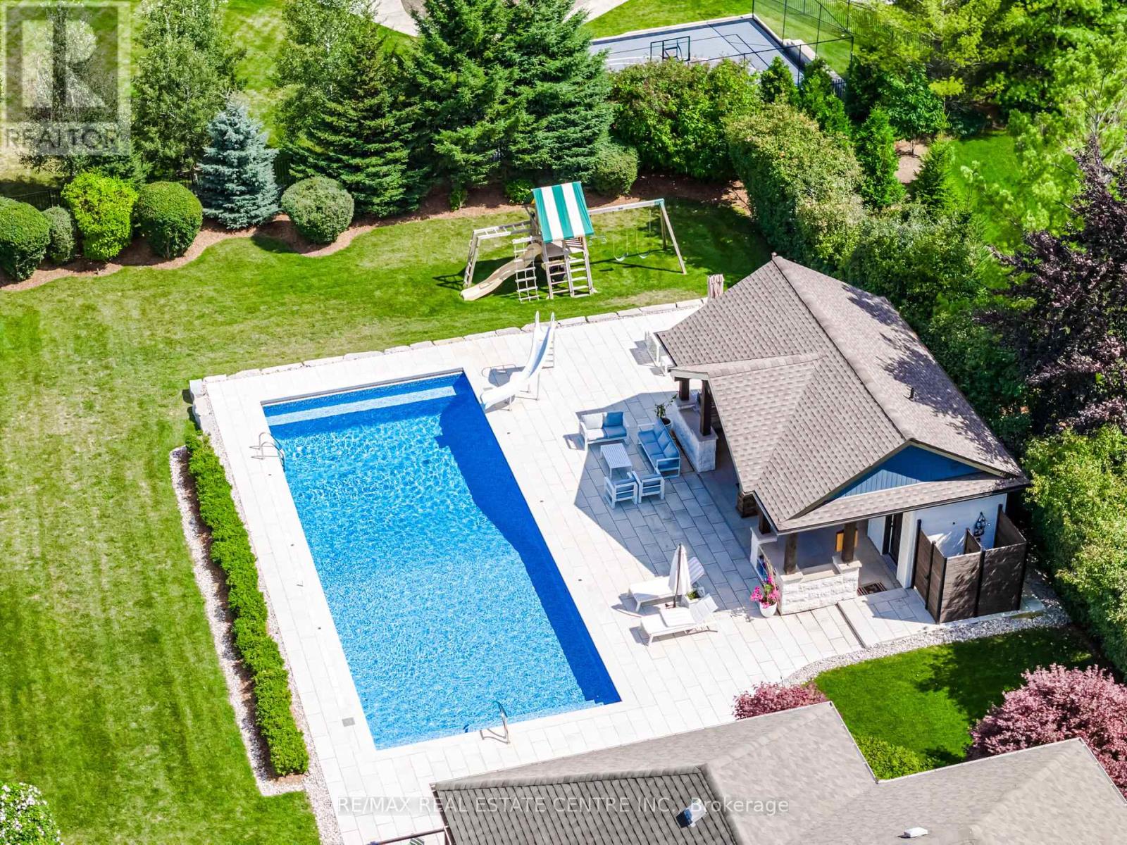 86 Canters Close, Kitchener, Ontario  N2C 2R3 - Photo 38 - X12376016