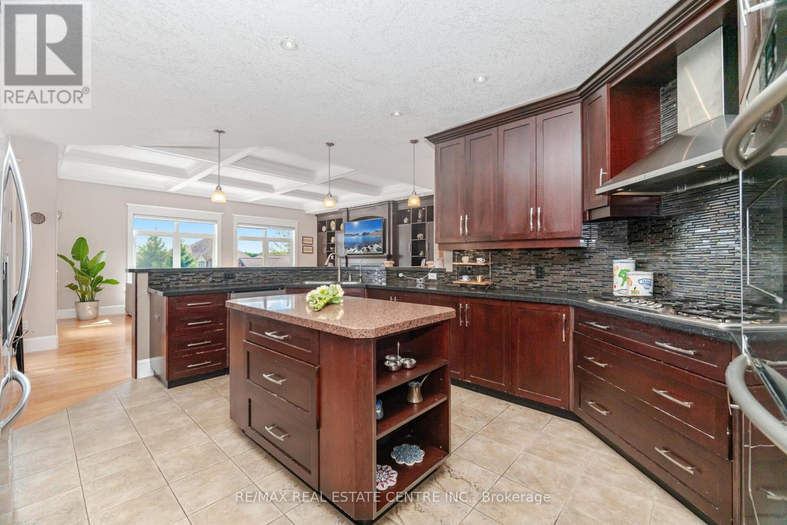 86 Canters Close, Kitchener, Ontario  N2C 2R3 - Photo 17 - X12376016