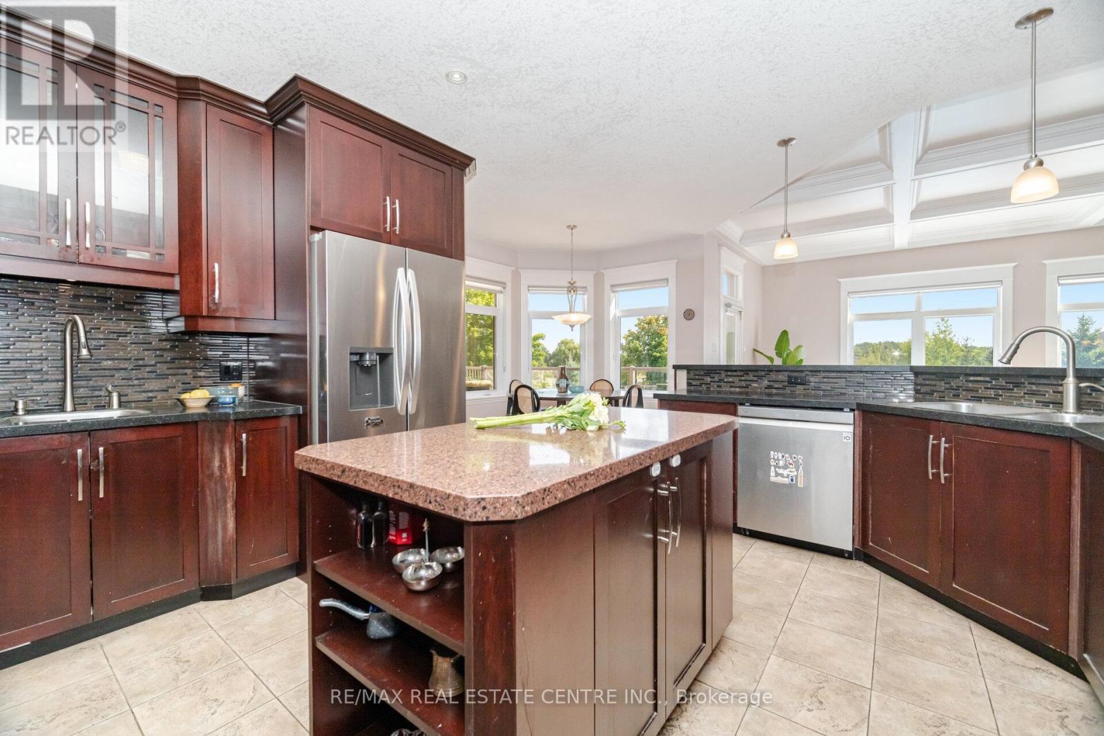 86 Canters Close, Kitchener, Ontario  N2C 2R3 - Photo 15 - X12376016