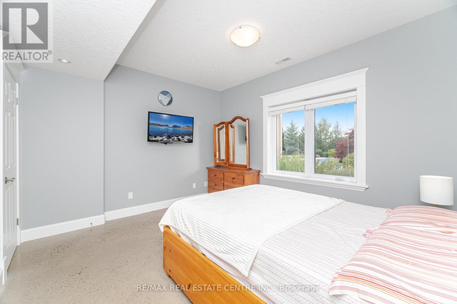 86 Canters Close, Kitchener, Ontario  N2C 2R3 - Photo 35 - X12376016