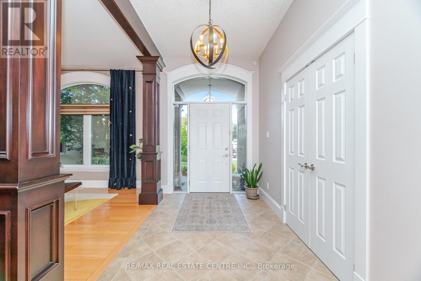 86 Canters Close, Kitchener, Ontario  N2C 2R3 - Photo 6 - X12376016