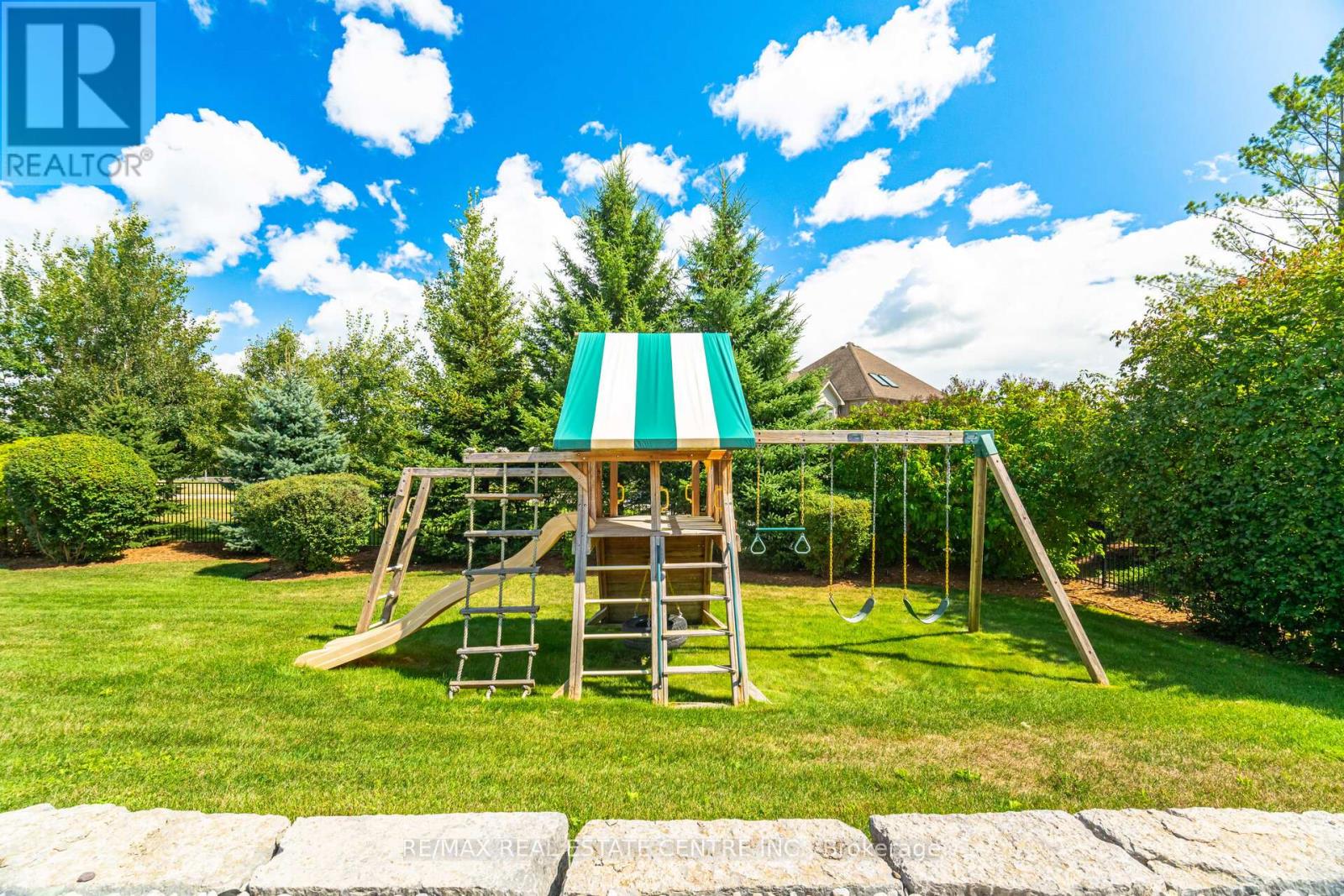 86 Canters Close, Kitchener, Ontario  N2C 2R3 - Photo 44 - X12376016