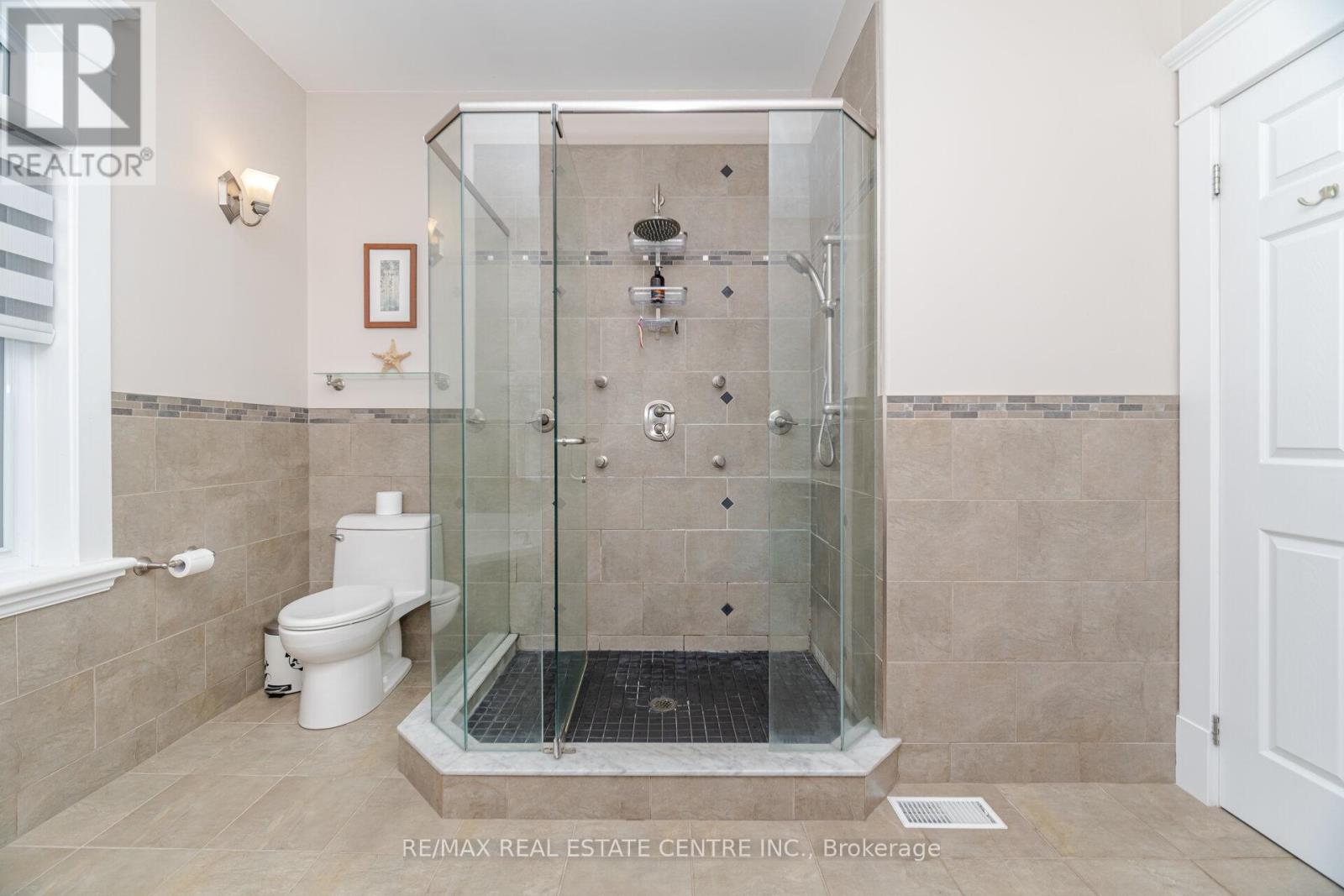 86 Canters Close, Kitchener, Ontario  N2C 2R3 - Photo 23 - X12376016