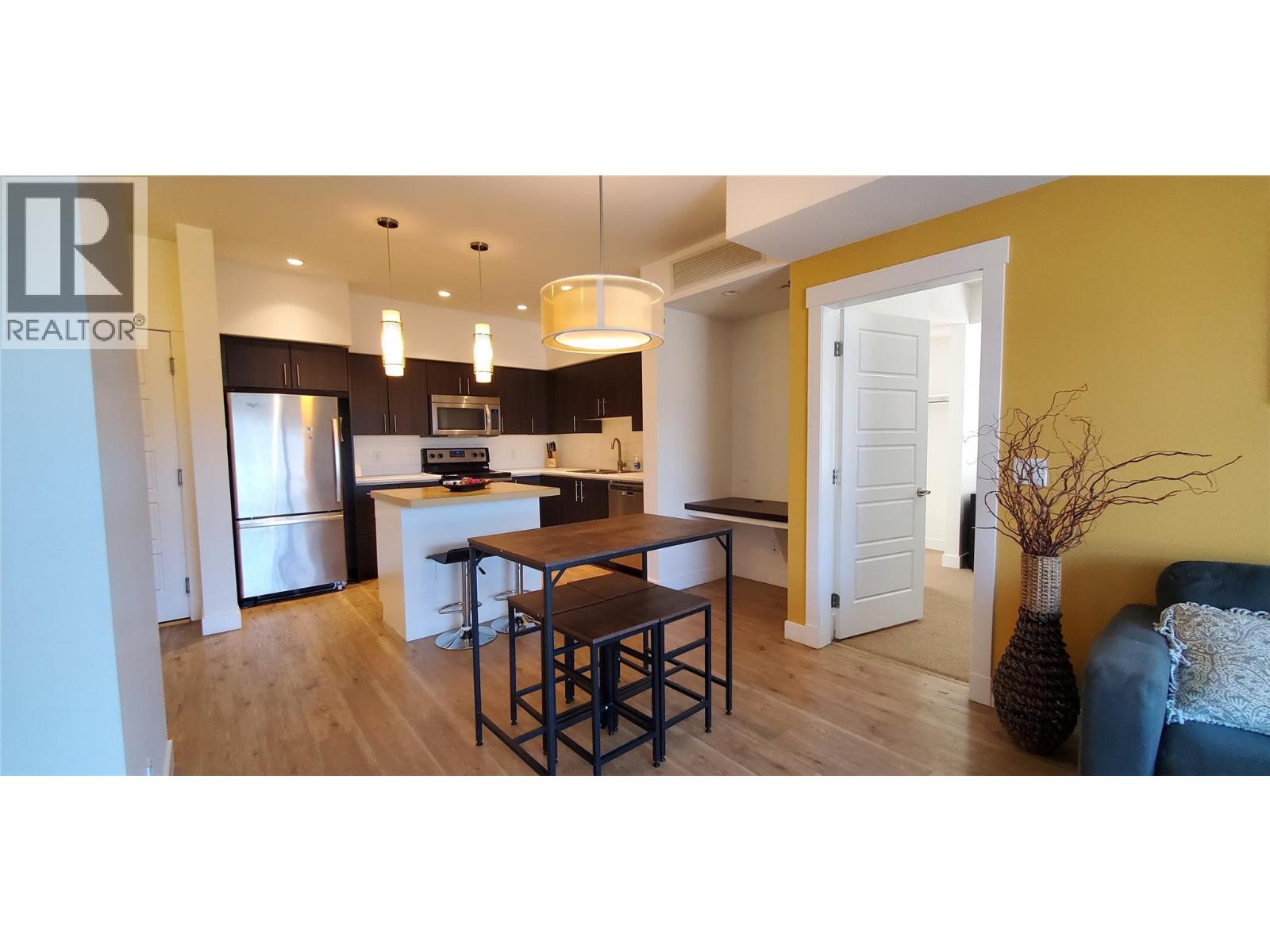 975 ACADEMY Way Unit# 401 Kelowna Photo 3