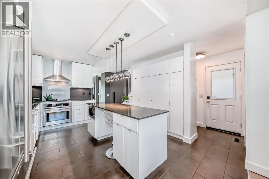 2028 32 Avenue Sw, Calgary, Alberta  T2T 1W6 - Photo 5 - A2256174