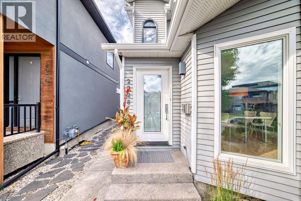 2028 32 Avenue Sw, Calgary, Alberta  T2T 1W6 - Photo 2 - A2256174