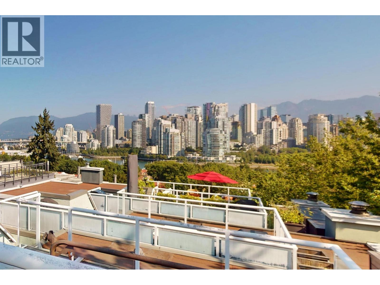 2395 OAK STREET, Vancouver, British Columbia