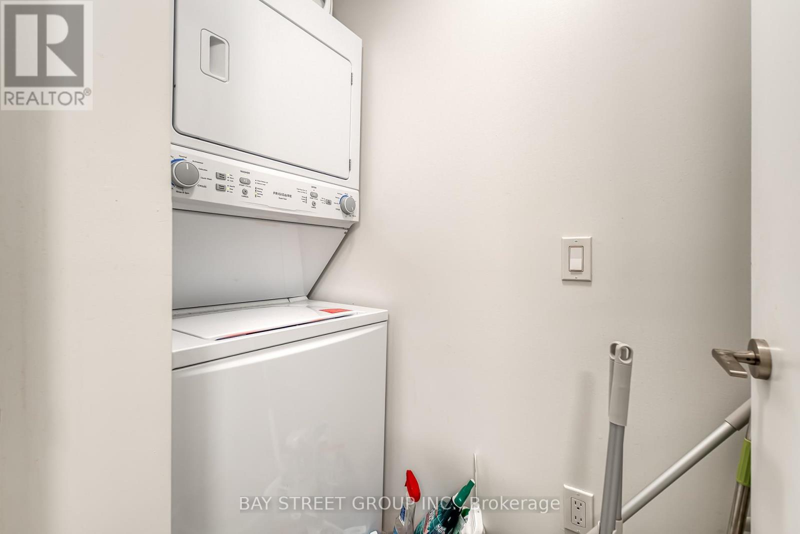 210 - 158 Front Street E, Toronto, Ontario  M5A 0K9 - Photo 27 - C12393208