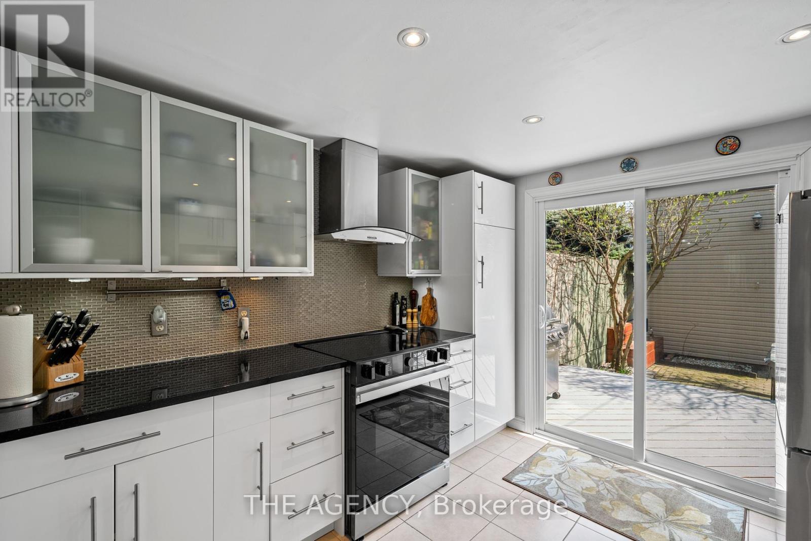 111 Seaton Street, Toronto, Ontario  M5A 2T2 - Photo 12 - C12398542