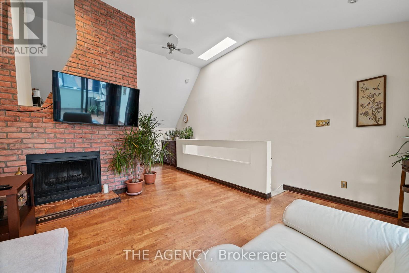 111 Seaton Street, Toronto, Ontario  M5A 2T2 - Photo 22 - C12398542