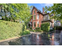 99 CRESCENT ROAD, Toronto, Ontario
