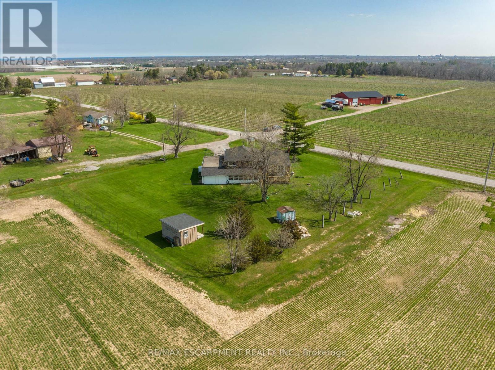 3542 Fifteenth Street, Lincoln, Ontario  L2R 6P7 - Photo 5 - X12086526