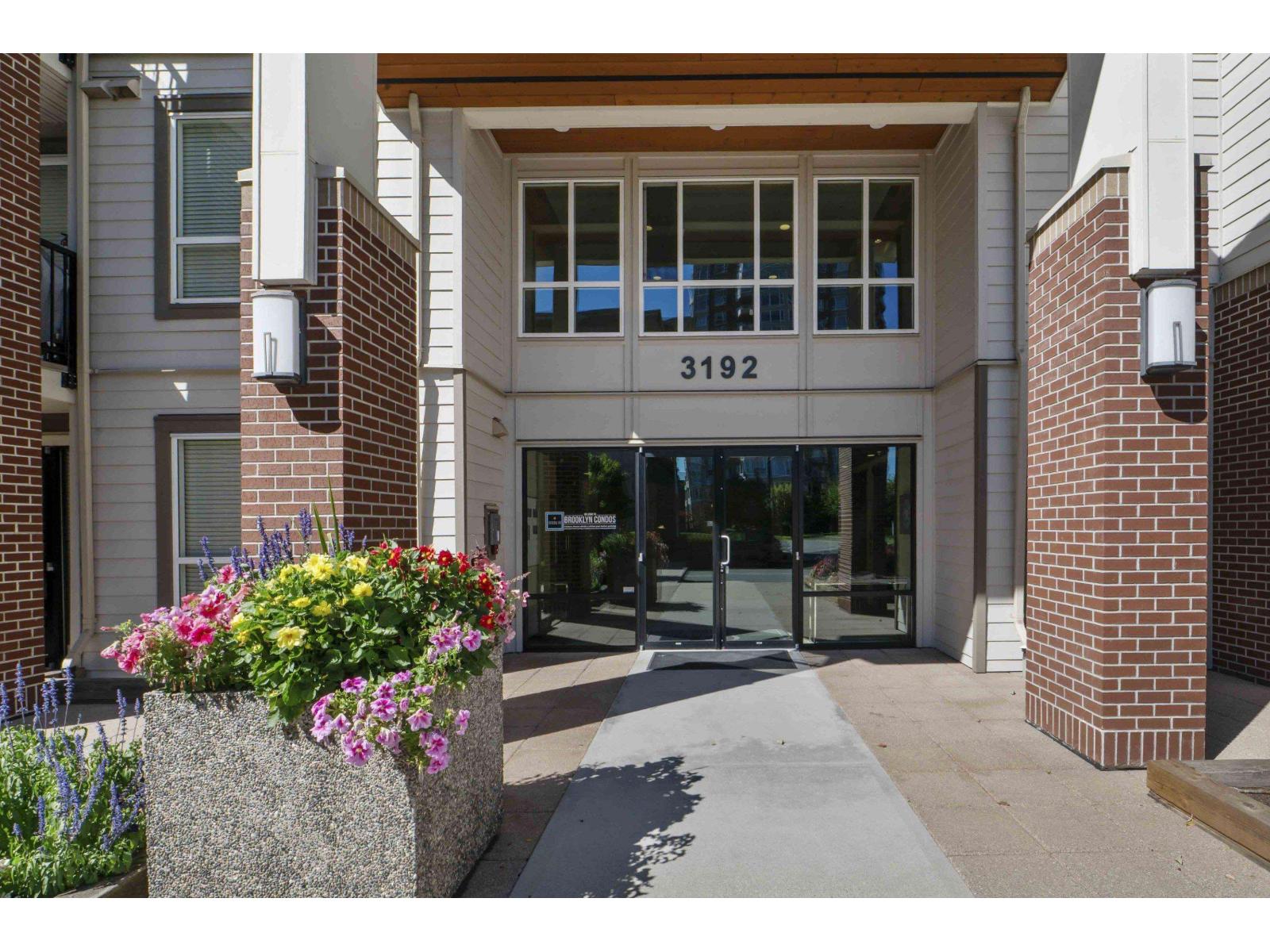 405 3192 Gladwin Road Road, Abbotsford, British Columbia  V2T 6M9 - Photo 5 - R3045026