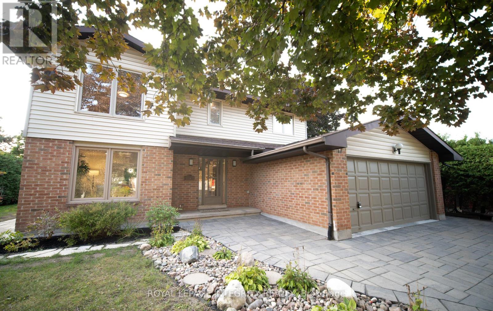17 Mcclure Crescent, Ottawa, Ontario  K2L 2H1 - Photo 3 - X12398648
