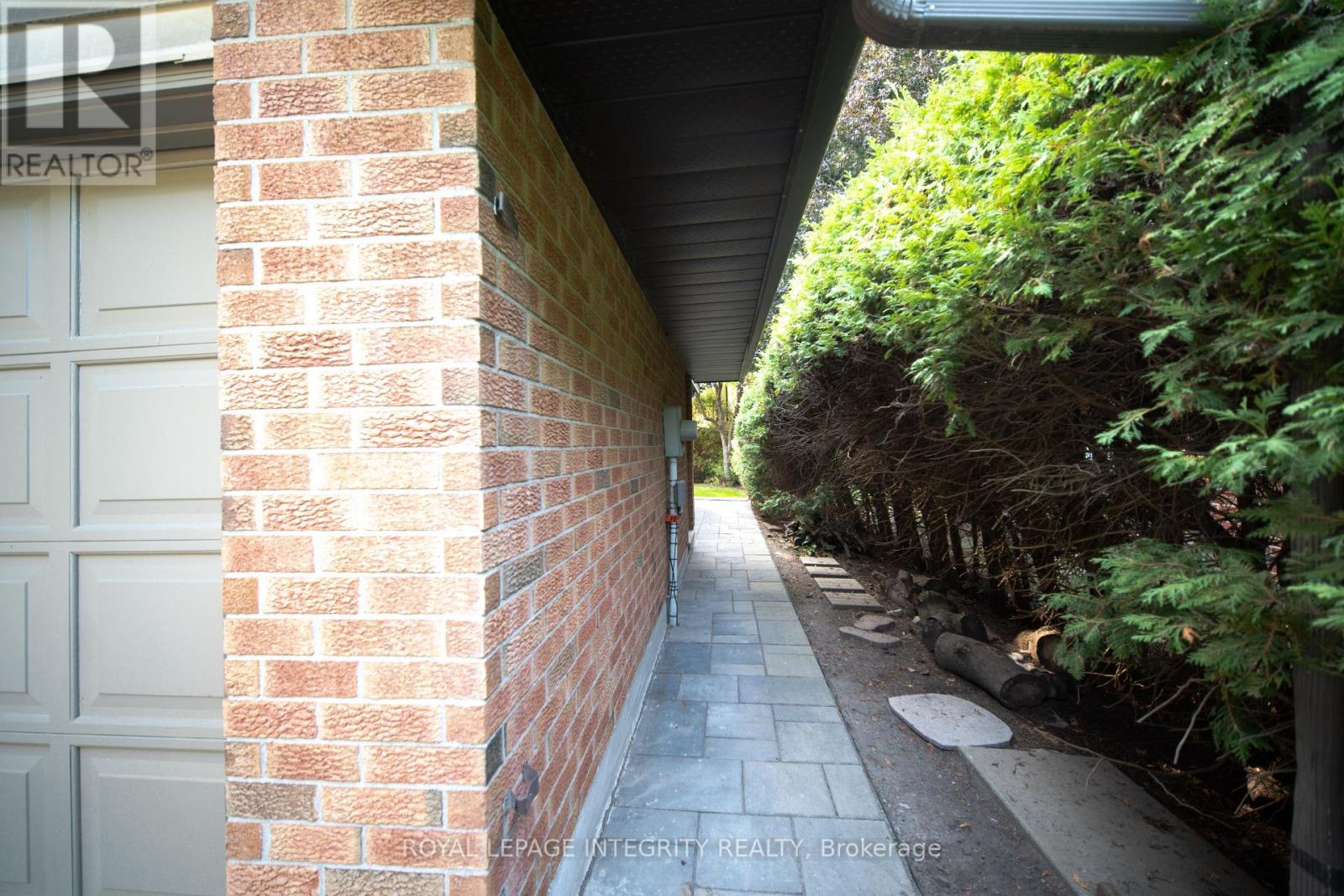 17 Mcclure Crescent, Ottawa, Ontario  K2L 2H1 - Photo 35 - X12398648