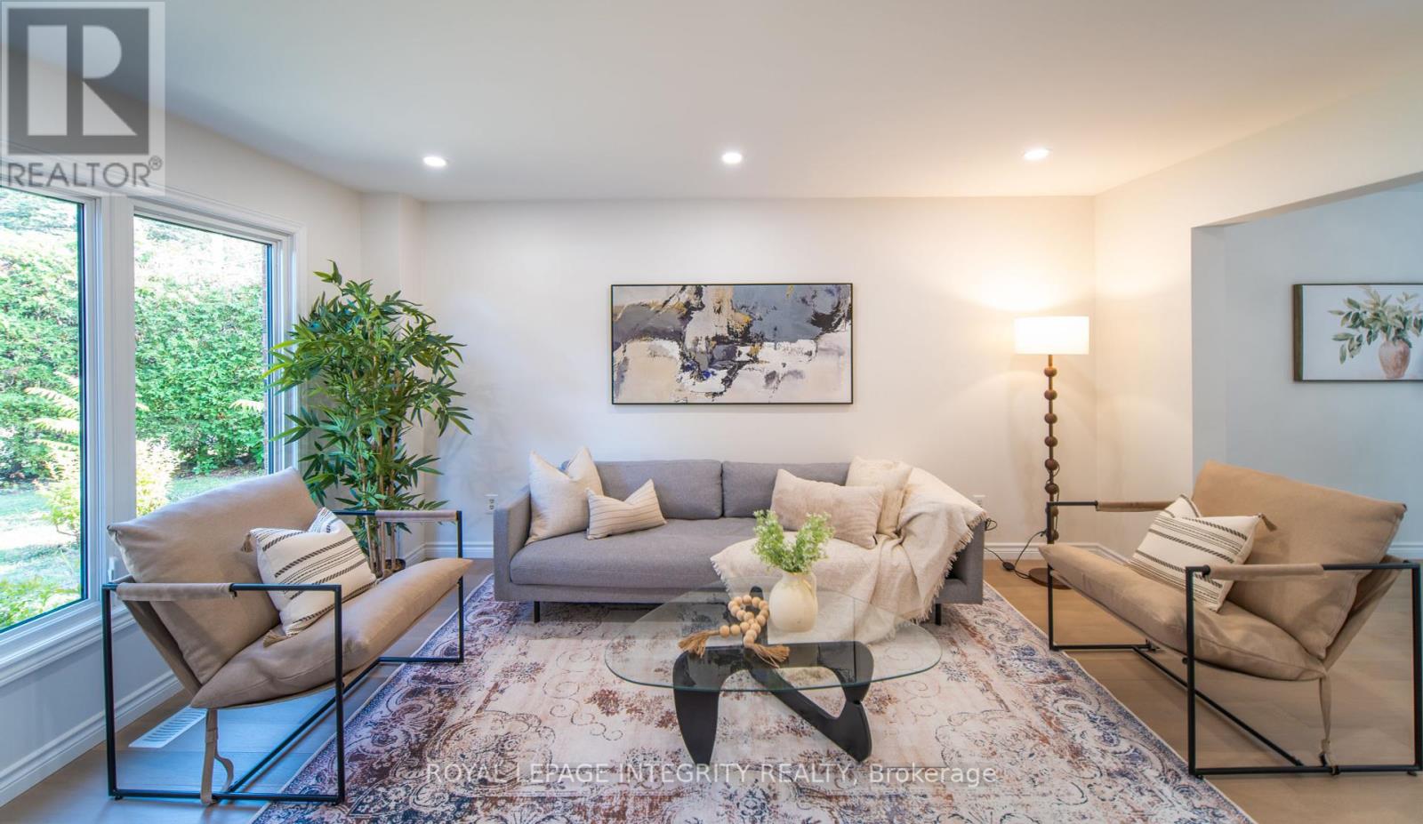17 Mcclure Crescent, Ottawa, Ontario  K2L 2H1 - Photo 4 - X12398648