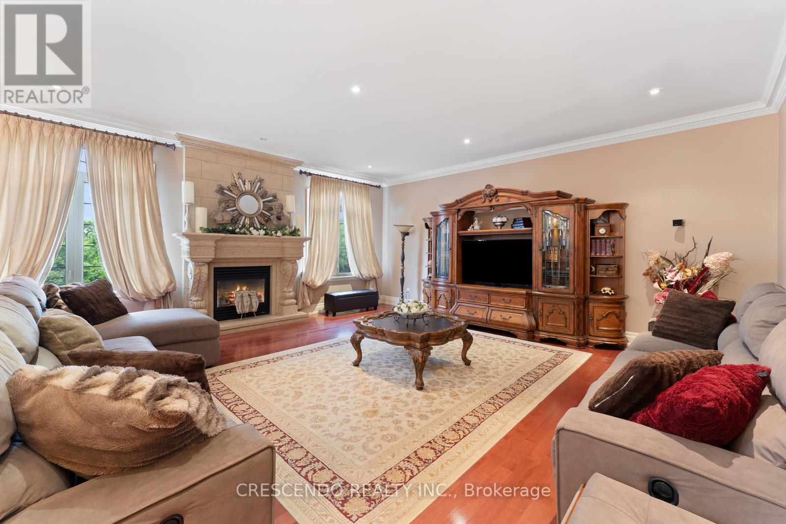 2 Prince Adam Court, King, Ontario  L7B 1M1 - Photo 13 - N12398564