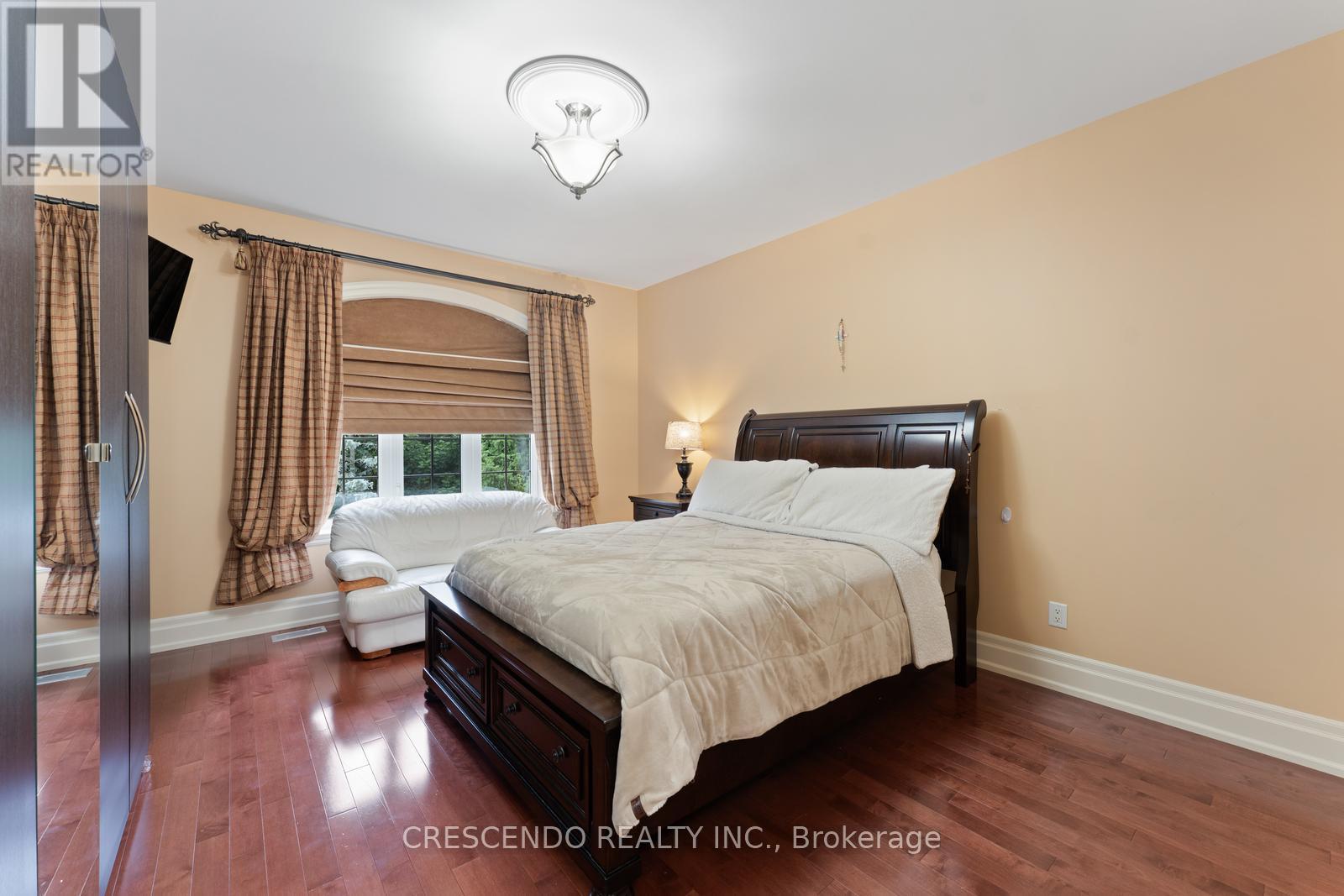 2 Prince Adam Court, King, Ontario  L7B 1M1 - Photo 24 - N12398564