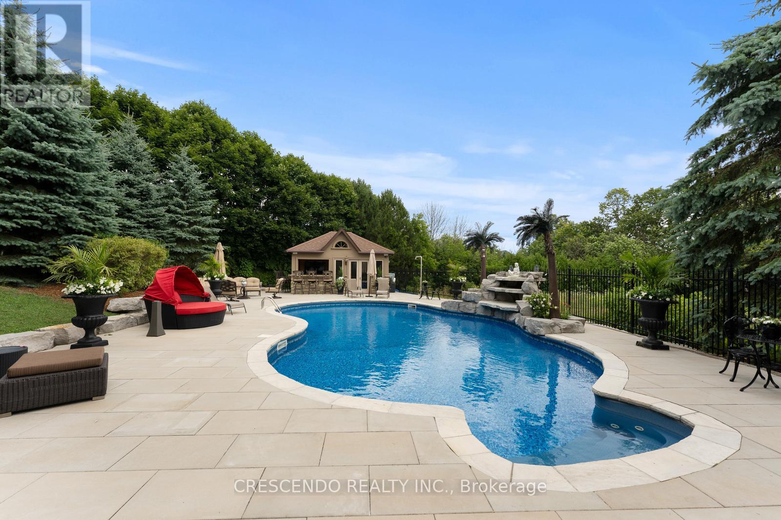 2 Prince Adam Court, King, Ontario  L7B 1M1 - Photo 38 - N12398564