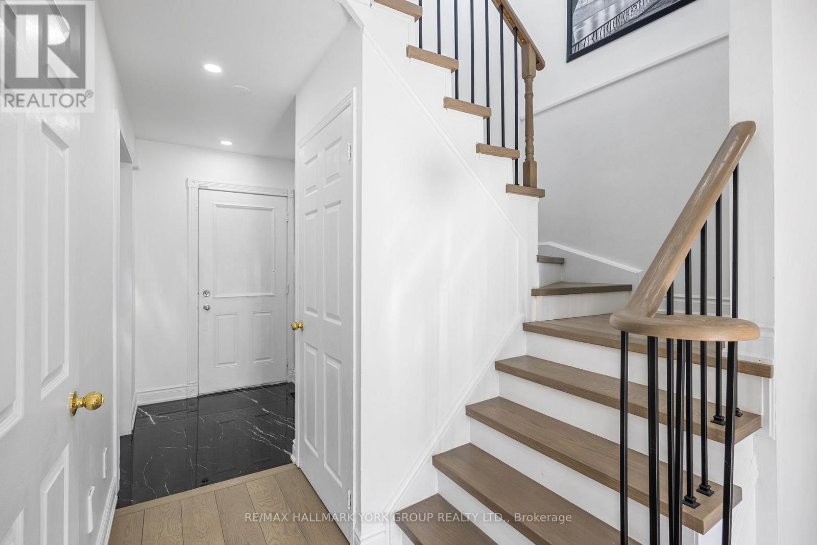 392 Anne Street N, Barrie (West Bayfield), Ontario  L4N 7A4 - Photo 5 - S12398579