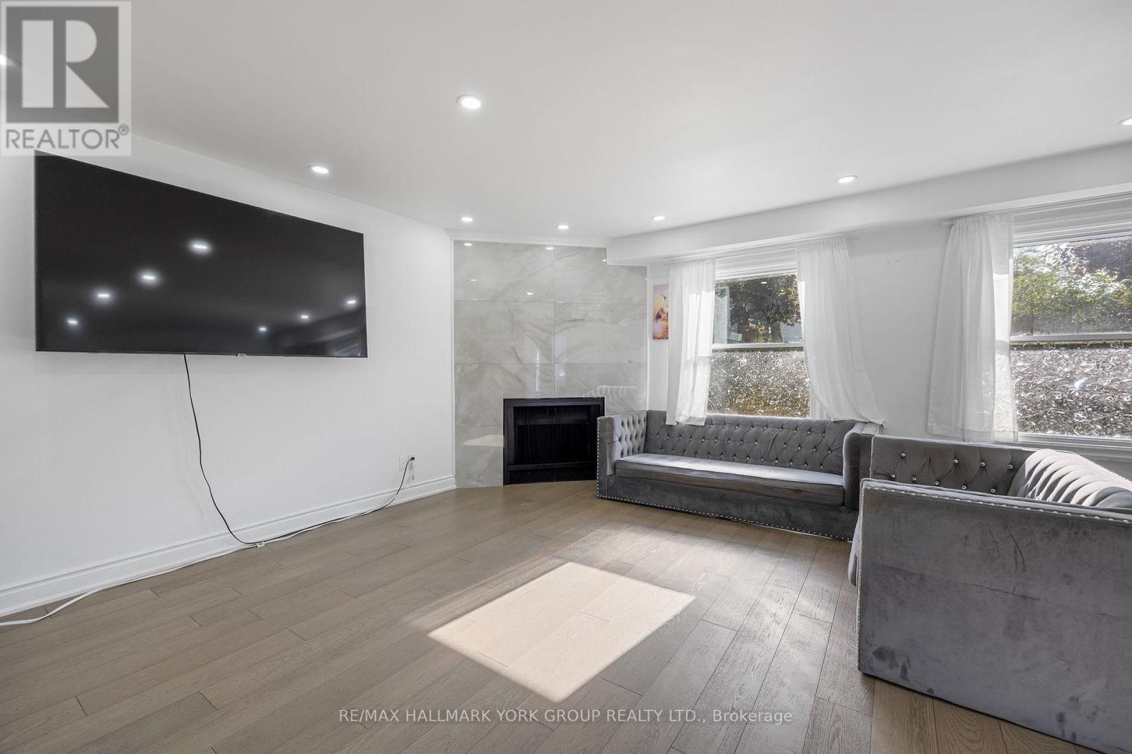 392 Anne Street N, Barrie (West Bayfield), Ontario  L4N 7A4 - Photo 8 - S12398579