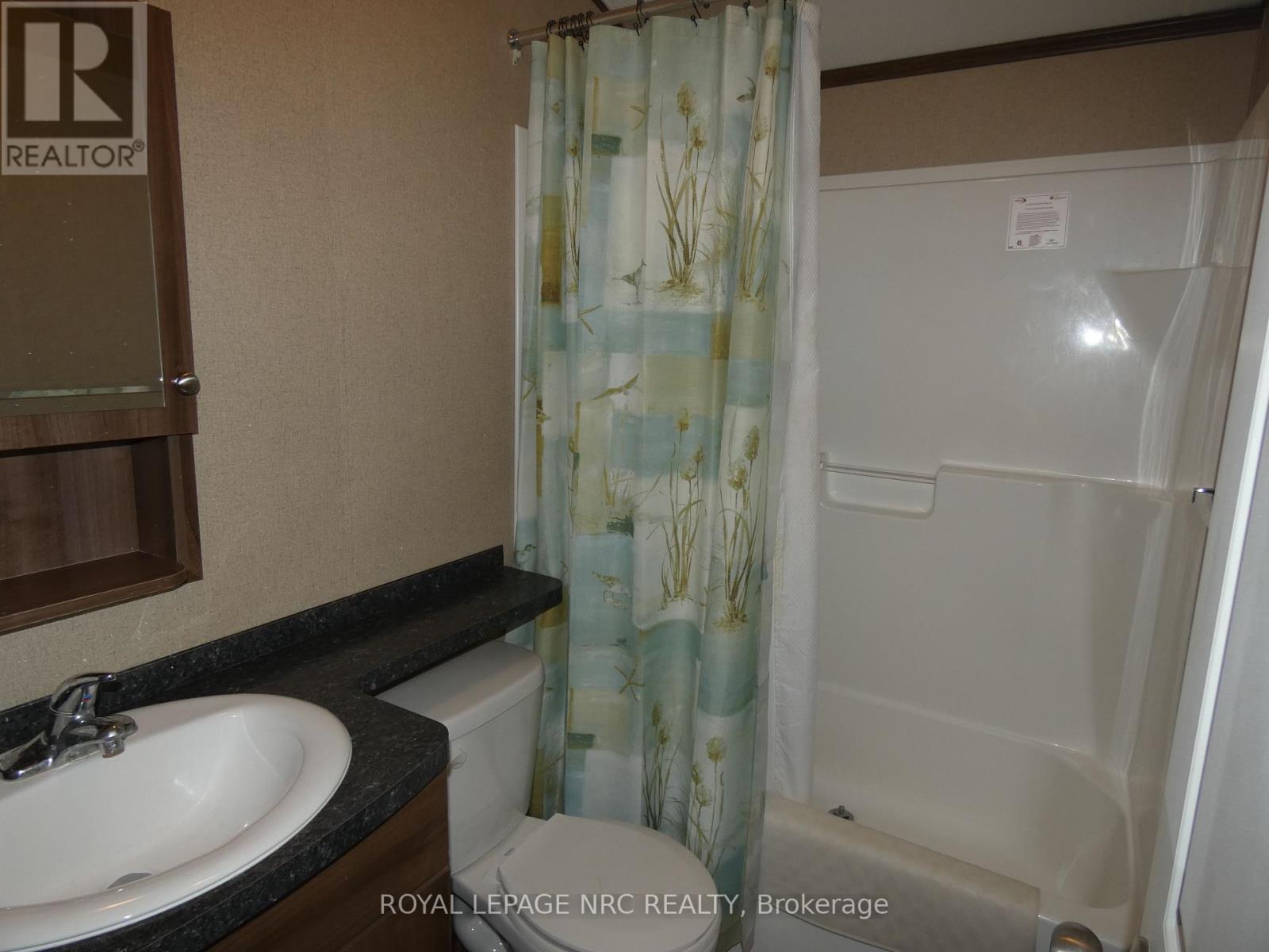 110 - 1501 Line 8 Road, Niagara-On-The-Lake, Ontario  L0S 1J0 - Photo 12 - X12398608