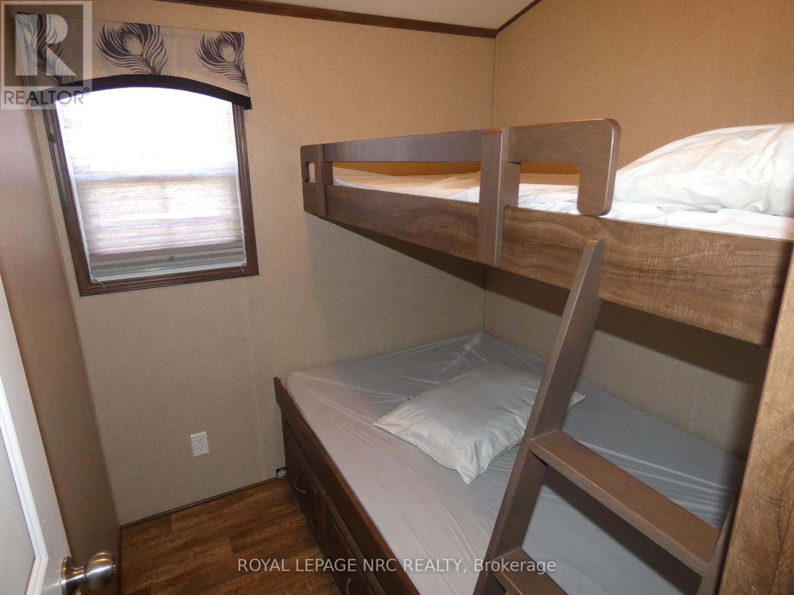 110 - 1501 Line 8 Road, Niagara-On-The-Lake, Ontario  L0S 1J0 - Photo 13 - X12398608